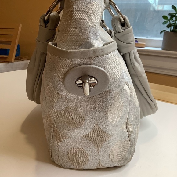 COACH Parker Signature Op Art Silver Shoulder Bag - Picture 4 of 16